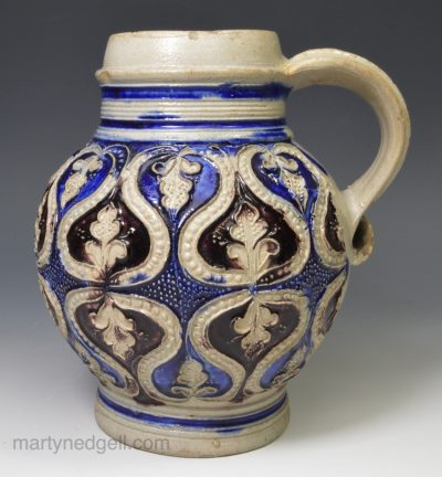 Prattware pottery hobbled cow creamer, circa 1820