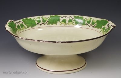 Creamware pottery pedestal bowl, circa 1800, Davenport Pottery