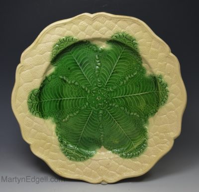 Bilston enamel bonbonniére moulded with a dog, circa 1770