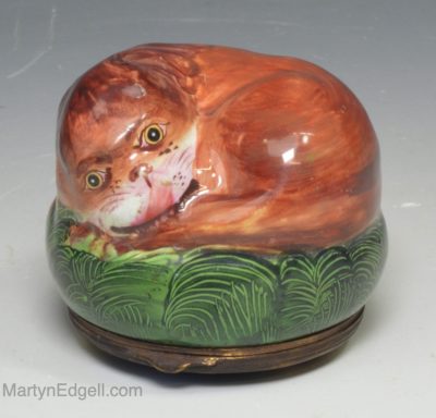 Bilston enamel bonbonniére moulded with a dog, circa 1770