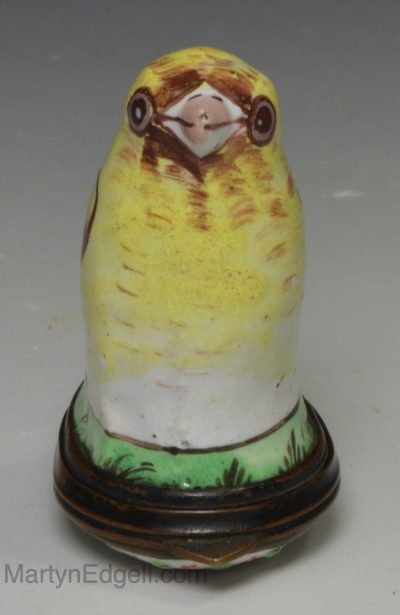 Bilston enamel yellow bird enamel bonbonnière 'Scared to love', circa 1780