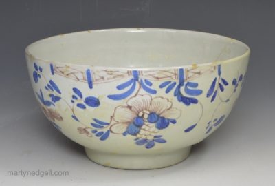 Small London delft bowl, circa 1760