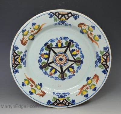 Small London polychrome delft Anne Gomm style plate, circa 1750