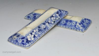 Pair of pearlware pottery knife rests, circa 1820, Spode pottery