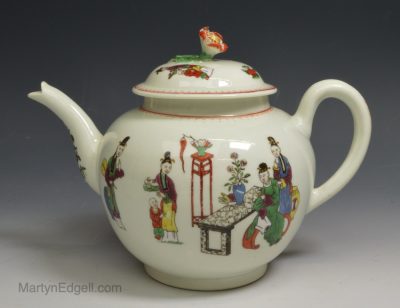 Worcester porcelain teapot decorated with enamel, circa 1770