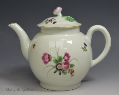 Worcester porcelain teapot decorated with enamel florals, circa 1770