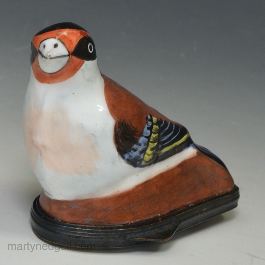 Bilston enamel bird bonbonnière, circa 1780