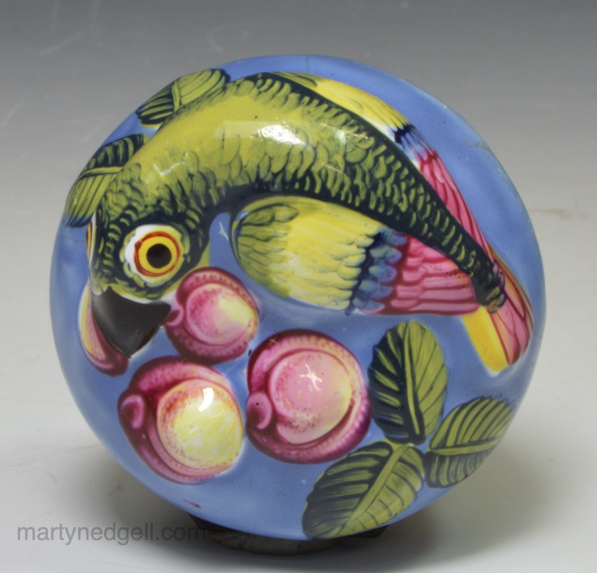 Bilson enamel bird bonbonniére, circa 1780