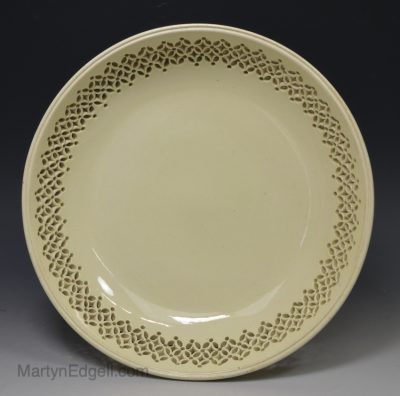 Creamware pottery pierced shallow bowl, circa 1780