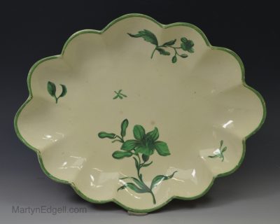 Wedgwood creamware pottery dish decorated with enamels over the glaze, circa 1780